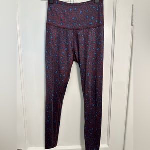 BEYOND YOGA x BARRE3 leggings.